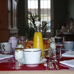 Tournefeuille La Cure Bed & Breakfast 4*