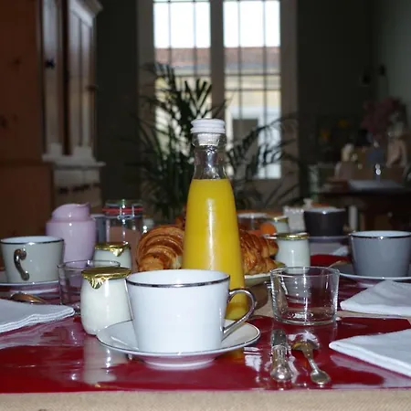 Tournefeuille La Cure 住宿加早餐酒店 3*