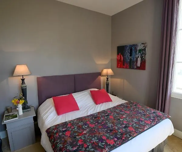 Tournefeuille La Cure Bed & Breakfast